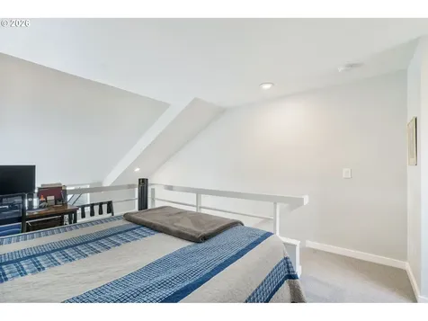 75 N Hayden Bay Drive Portland OR 97217
