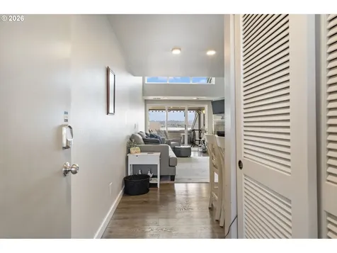 75 N Hayden Bay Drive Portland OR 97217