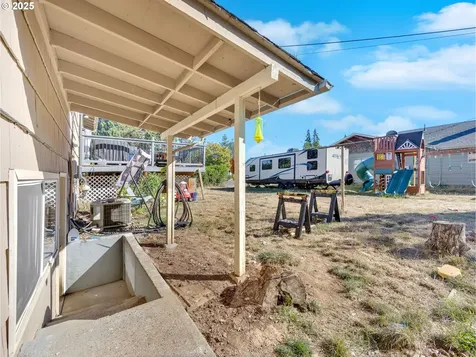 19130 NE Wasco Court Portland OR 97230