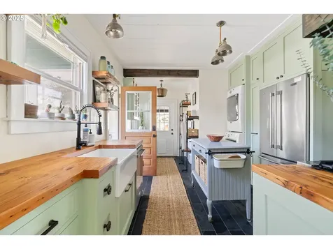 4134 N Concord Avenue Portland OR 97217