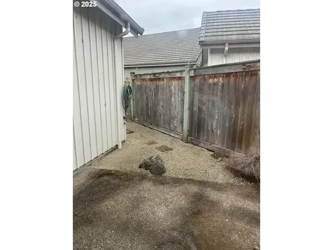1880 Lake Cove Avenue Eugene OR 97408