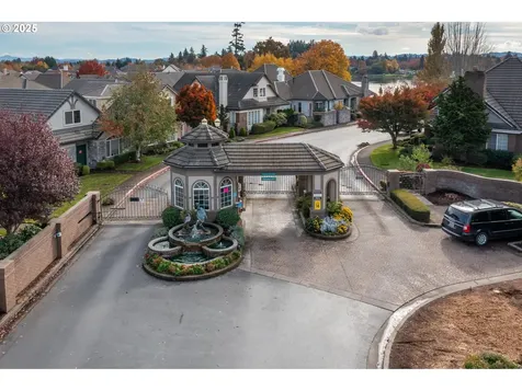 1880 Lake Cove Avenue Eugene OR 97408