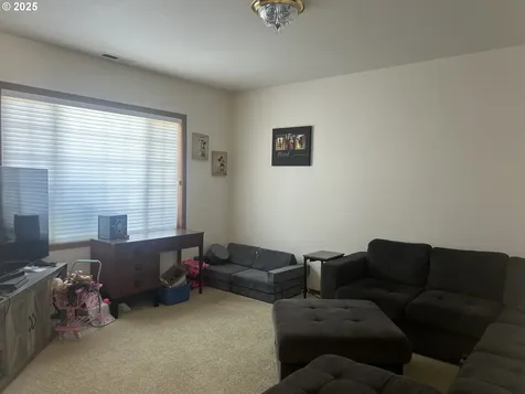 1880 Lake Cove Avenue Eugene OR 97408