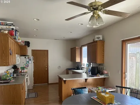 1880 Lake Cove Avenue Eugene OR 97408