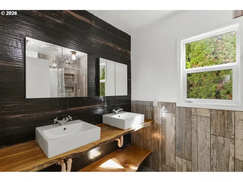 1800 NW Sluman Road Vancouver WA 98665