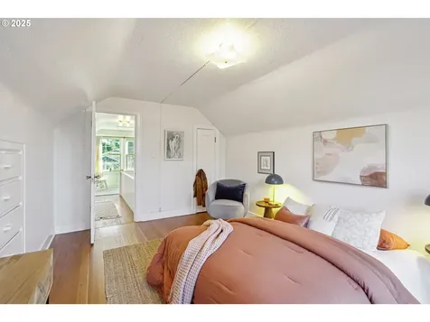 4009 SE Bybee Boulevard Portland OR 97202