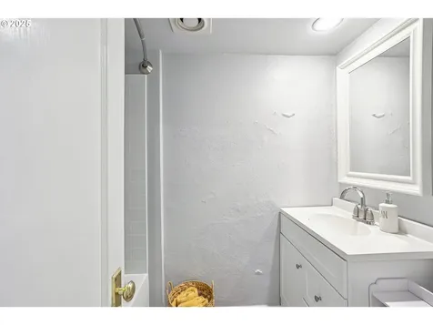 4009 SE Bybee Boulevard Portland OR 97202