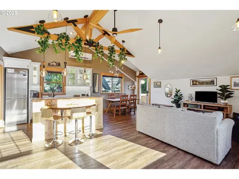 4009 SE Bybee Boulevard Portland OR 97202