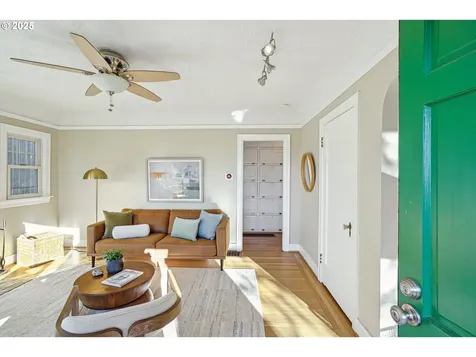 4009 SE Bybee Boulevard Portland OR 97202