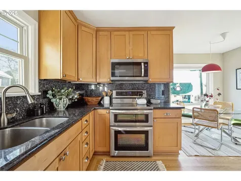 4009 SE Bybee Boulevard Portland OR 97202