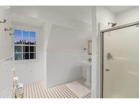 22323 SW 55th Avenue Tualatin OR 97062
