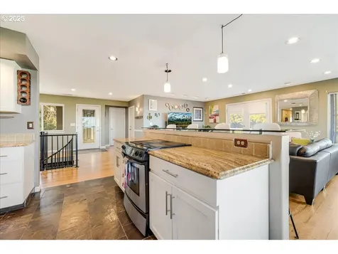 791 SW Red Hills Drive Dundee OR 97115