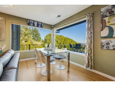 791 SW Red Hills Drive Dundee OR 97115