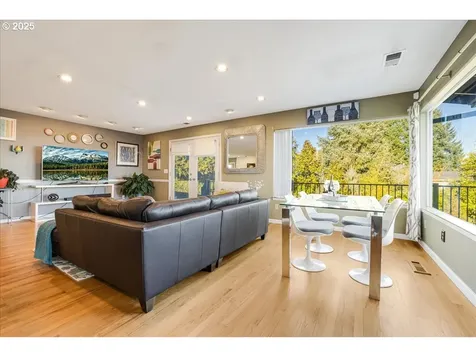 791 SW Red Hills Drive Dundee OR 97115