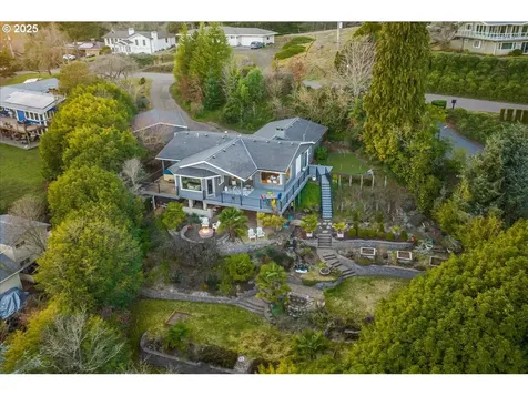 791 SW Red Hills Drive Dundee OR 97115