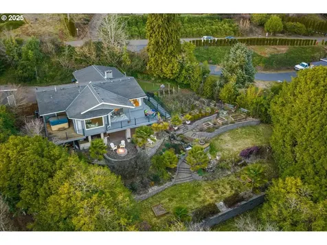 791 SW Red Hills Drive Dundee OR 97115