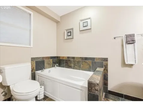 791 SW Red Hills Drive Dundee OR 97115