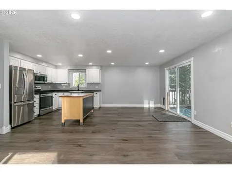 991 NE Foothills Drive Estacada OR 97023