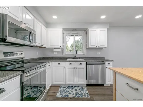 991 NE Foothills Drive Estacada OR 97023