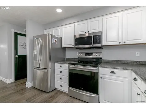 991 NE Foothills Drive Estacada OR 97023