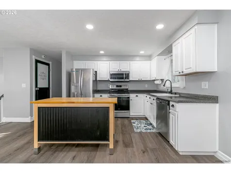 991 NE Foothills Drive Estacada OR 97023