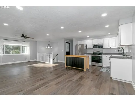991 NE Foothills Drive Estacada OR 97023