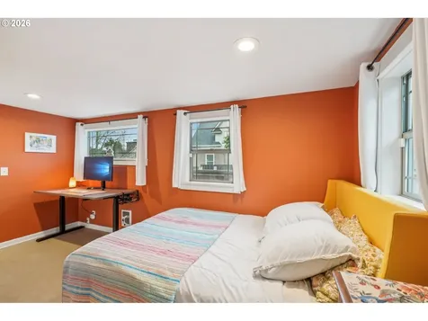 623 NE Sacramento Street Portland OR 97212