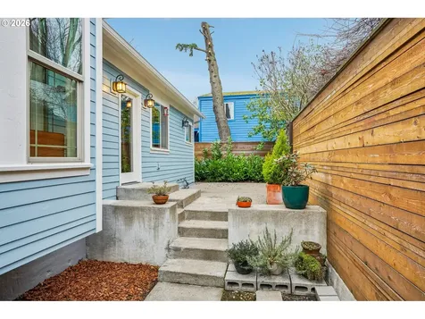 623 NE Sacramento Street Portland OR 97212