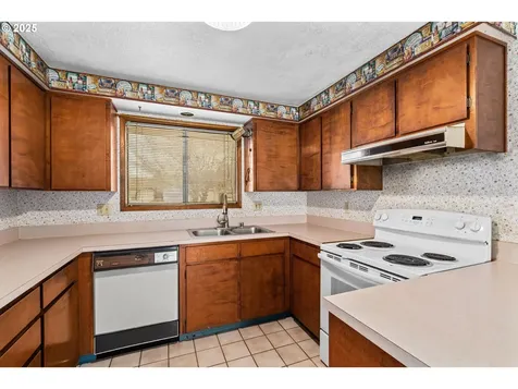 798 Driftwood Drive Eugene OR 97402