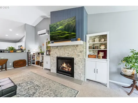 1422 SW Pioneer Drive Willamina OR 97396