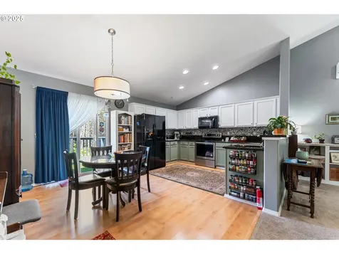 1422 SW Pioneer Drive Willamina OR 97396