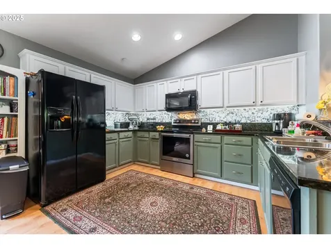 1422 SW Pioneer Drive Willamina OR 97396