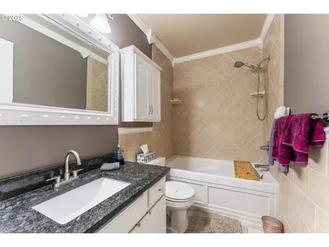 1422 SW Pioneer Drive Willamina OR 97396