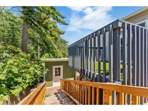 1422 SW Pioneer Drive Willamina OR 97396