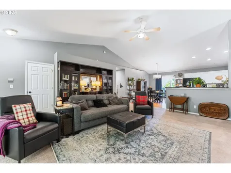 1422 SW Pioneer Drive Willamina OR 97396