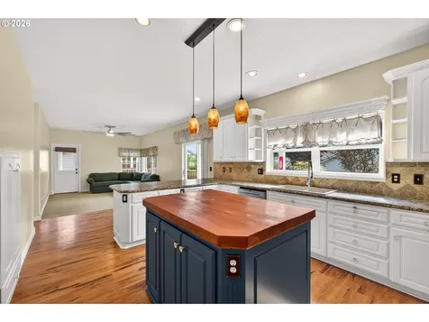 721 S Park Street Carlton OR 97111