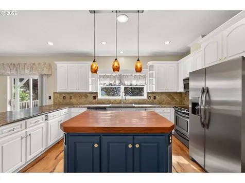 721 S Park Street Carlton OR 97111