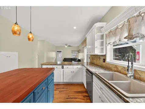 721 S Park Street Carlton OR 97111