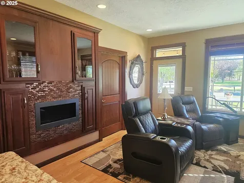 6481 SW Wren Street Culver OR 97734