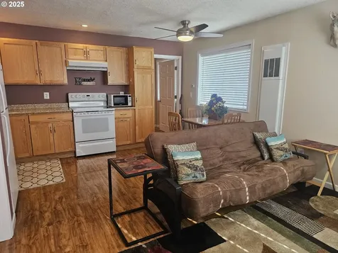 6481 SW Wren Street Culver OR 97734