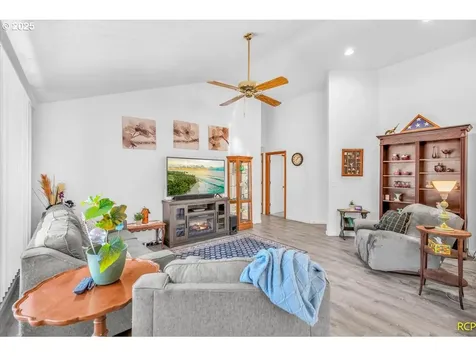 3305 Park Drive Columbia City OR 97018