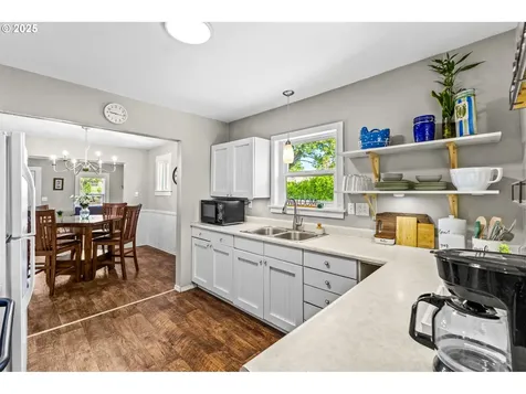 1570 SW Hill Street Dallas OR 97338