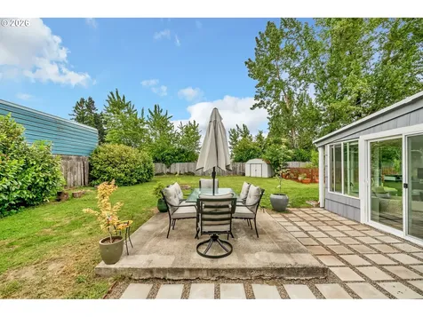 3811 Souza Street Eugene OR 97402