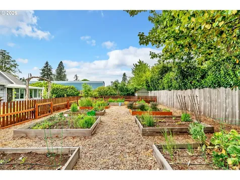 3811 Souza Street Eugene OR 97402