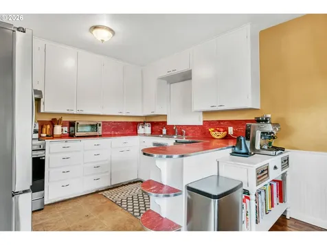 3811 Souza Street Eugene OR 97402