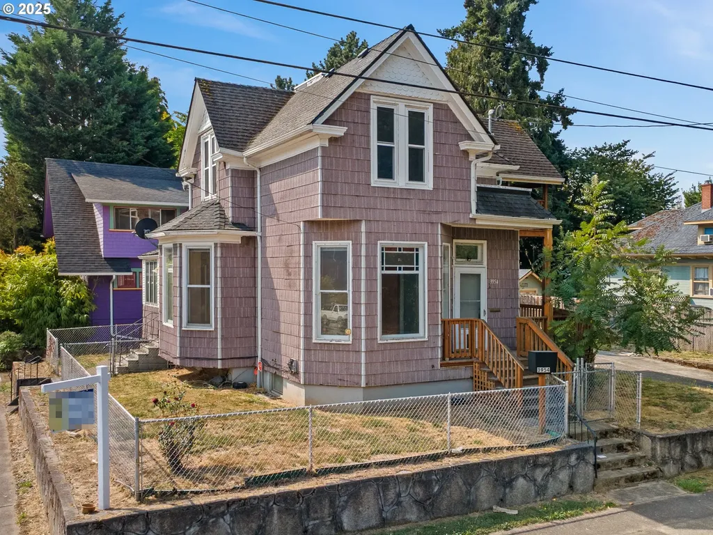 3954 SE Taylor Street Portland OR 97214