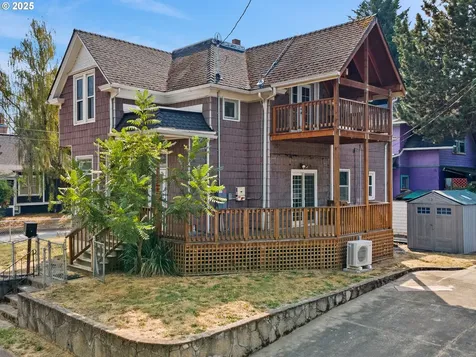 3954 SE Taylor Street Portland OR 97214