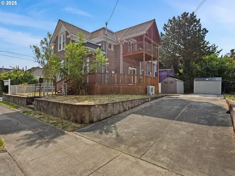 3954 SE Taylor Street Portland OR 97214