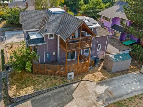 3954 SE Taylor Street Portland OR 97214