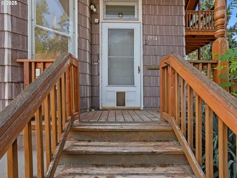 3954 SE Taylor Street Portland OR 97214
